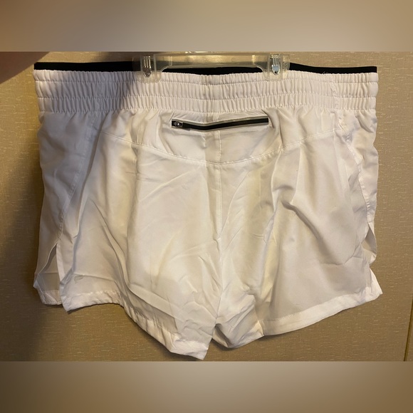 Fabletics shorts - Picture 3 of 3